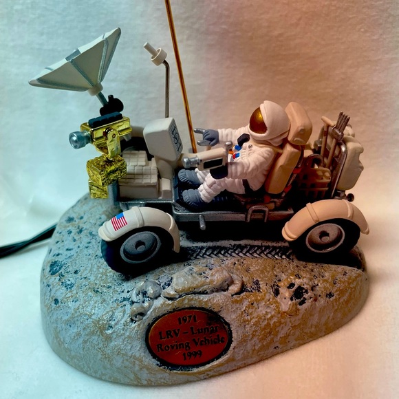 Neil Armstrong Ornament & Lunar Rover Vehicle Ornament - Picture 3 of 13